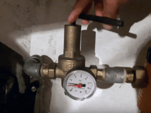 manometro pressione acqua