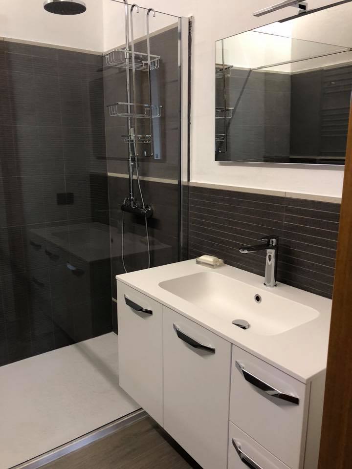 Rivestimento Bagno A Tutta Altezza O A Meta Parete Azienda Idraulici