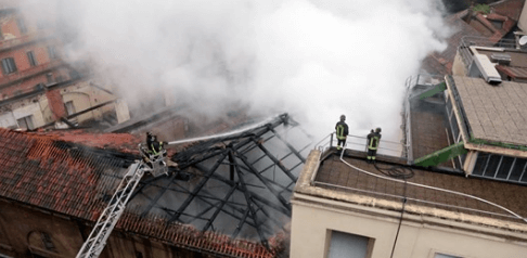 Pulizie dopo incendio a Palermo